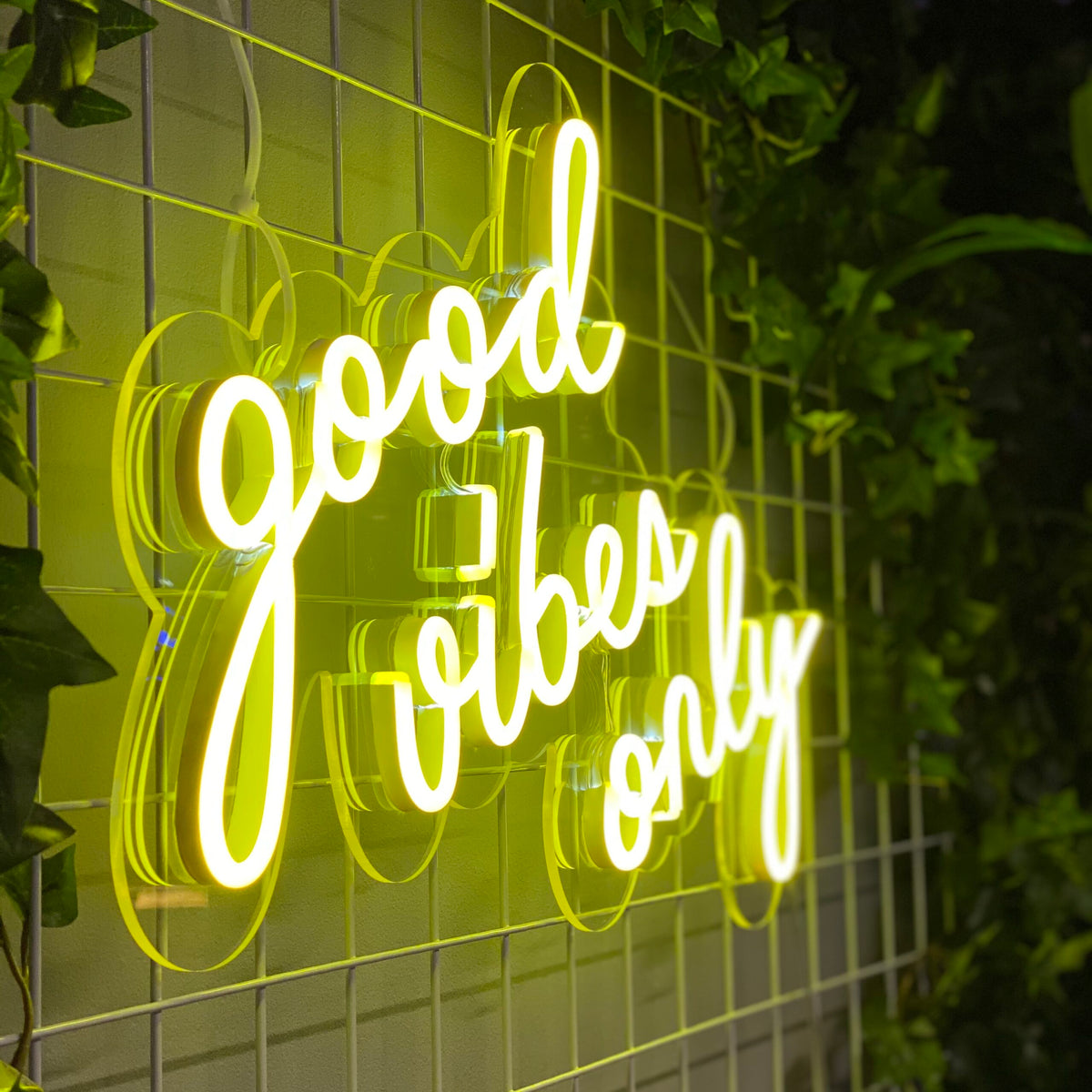 Neonskilt "good vibes only" 52x36cm Lemon Yellow